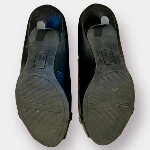 Dexflex Comfort Black High Heels with Silver Toned Hardware Size 8.5 - Picture 7 of 10